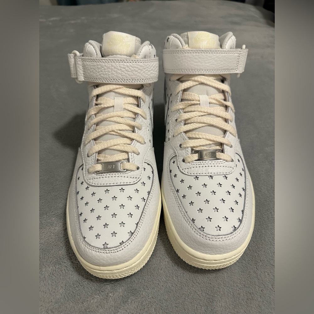 Wmns Air Force 1 Mid 'Cut Out Stars'